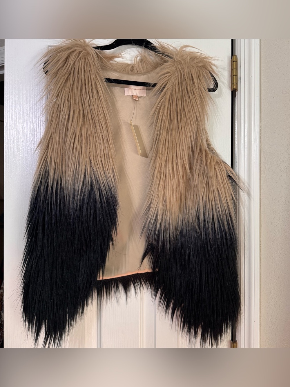 NWT Skies Are Blue Two-Tone Faux Fur Vest in Beige and Black